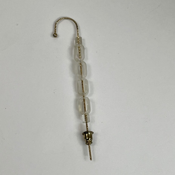 Lot of 5 Ear Cuffs Gold Tone in Color Earrings NWOT - Picture 8 of 11